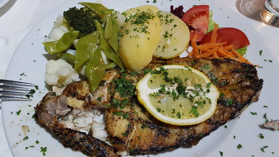 In "Fados restaurante" esse ich gegrillten Degenfisch und Thomas Zackenbarsch