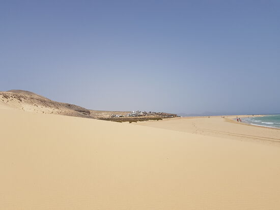 Hier gibt es die bekannten riesigen Sanddünen