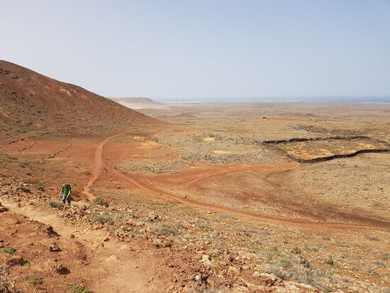 Der Vulkan ist nur 278m hoch und wir benötigen 40 Minuten für den Aufstieg