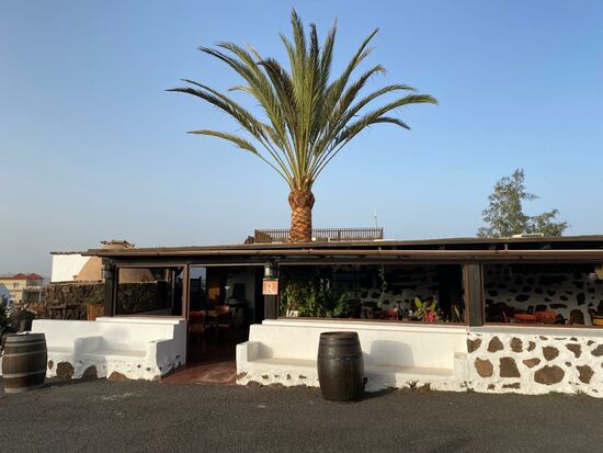 Hier sind wir beim Restaurant „El Moral“—im Internet steht es bei „Trip Advisor“ für das hervorragende „Carpaccio“
Das bestellen wir. Und sind begeistert!