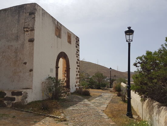 1415 schickte der Papst Benedikt XIII. 7 Franziskanermönche nach Fuerteventura um die kanarischen Ureinwohner zu missionieren.