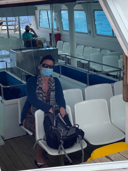 Außer uns sind nur noch 8 weitere Passagiere an Bord