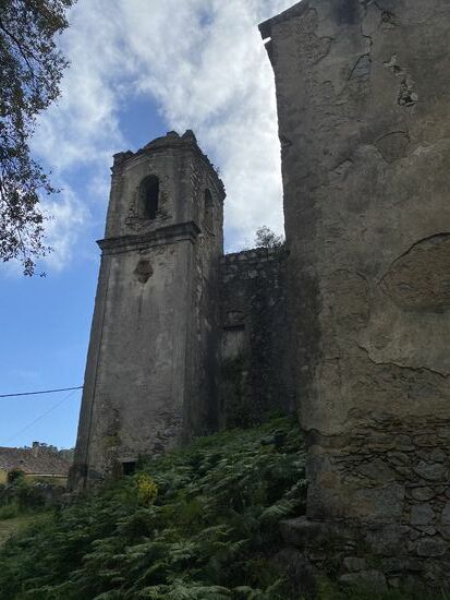 Es wirkt düster und SEHR interessant