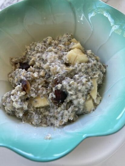 Porridge mit Obst und Chia