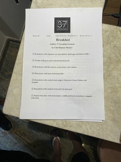 Außerdem haben wir hier Gelegenheit, von einem Gourmetkoch ein besonderes Frühstück zu bekommen.