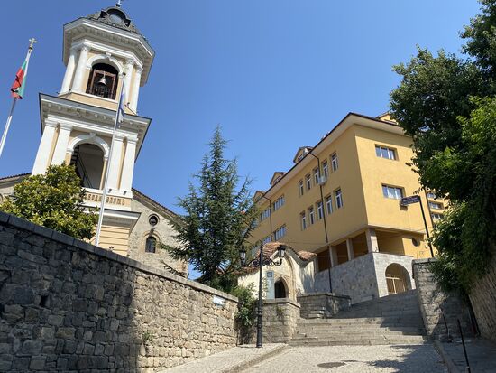Wir wohnen „oben“ in der Altstadt und gehen hinab zur Innenstadt