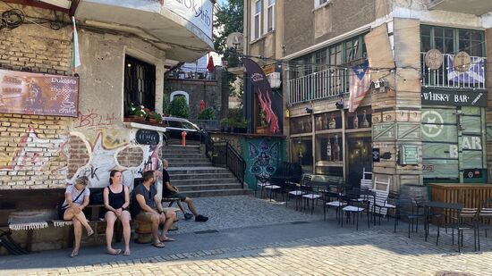 Wir gönnen uns einen Eiscafe und sitzen erstmal