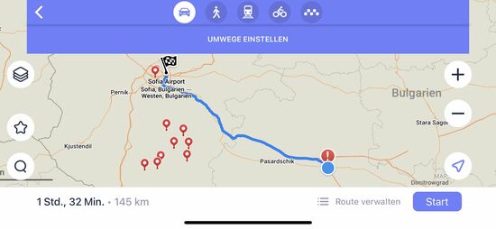 Da Helgas Flug schon um 14.45 Uhr geht und Thalia noch einen Test machen muss, sind wir schon um 12 Uhr am Flughafen