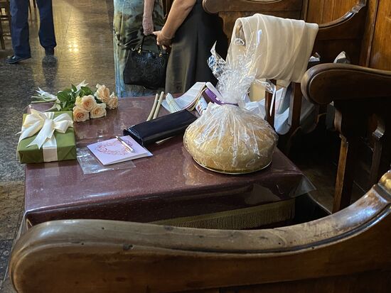 Einige Geschenke für das Paar…