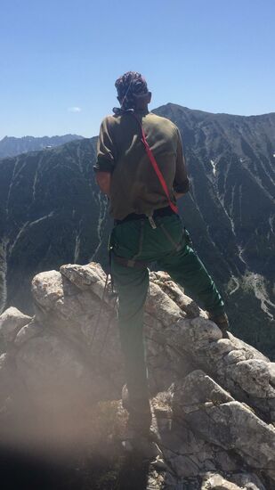 Ivan klettert voraus und ist für die Sicherung zuständig.
