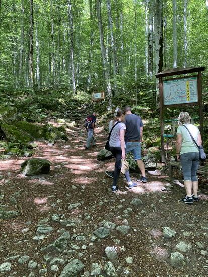 Wir fahren etwas weiter und besuchen die Grabstätte von Iwan