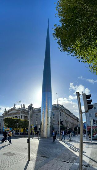 „The Spire“ - das 123 m hohe Wahrzeichen von Dublin