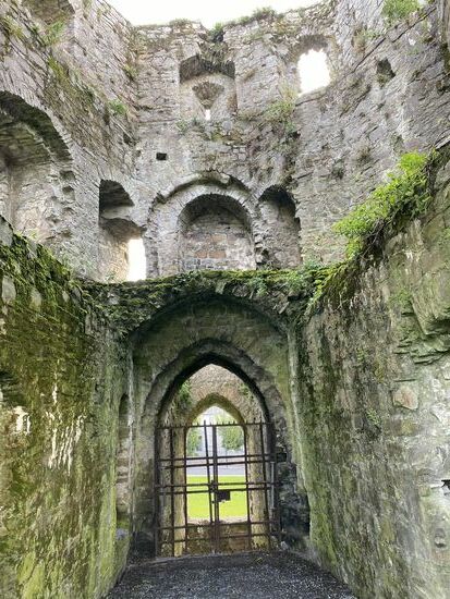 Rundgang im Burggelände