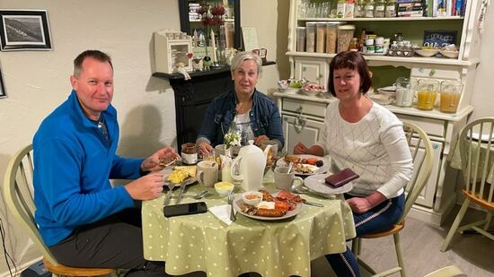 Wir bestellen wieder alle das irische Frühstück