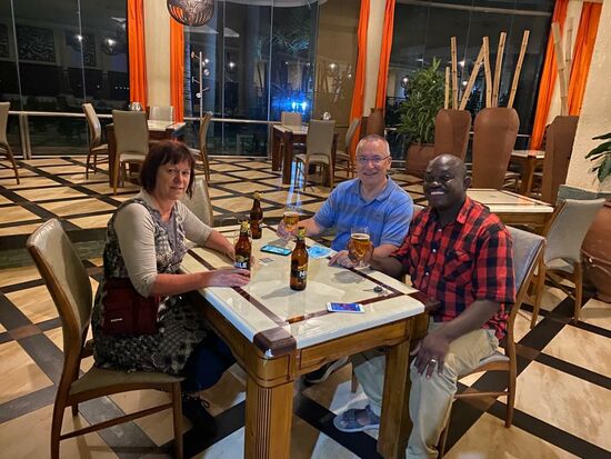 Kurzes Briefing bei einem Bierchen