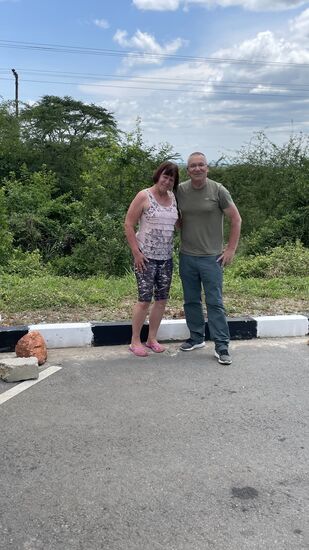 Hier sind wir am Äquator – eins gab es hier mal ein Denkmal, nun liegen hier nur ein paar Steine als Kennzeichnung