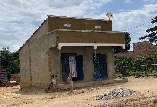 Überall wird uns zugewunken.