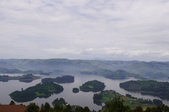 Um 10.30 Uhr sind wir fertig und fahren mit Arthur weiter.
Er möchte noch bei seiner Mutter vorbei und wir freuen uns darauf, sie kennenzulernen