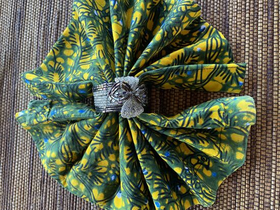 Der Besitzer Ralf hat noch als 2. Standbein mehrere Läden in Kampala wo er diese hübschen Sachen verkauft