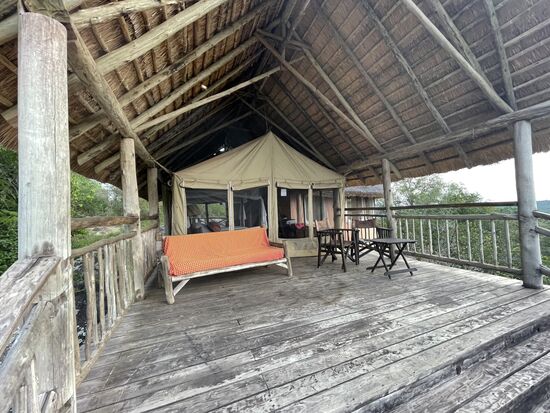 Und riesiger Terrasse