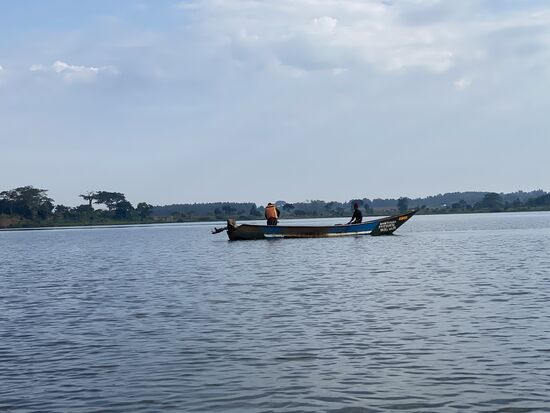 Man braucht als Fischer eine Lizenz, aber es gibt auch viele, die hier illegal fischen
