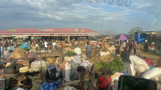 Das ist Afrika: Gewusel und Lärm