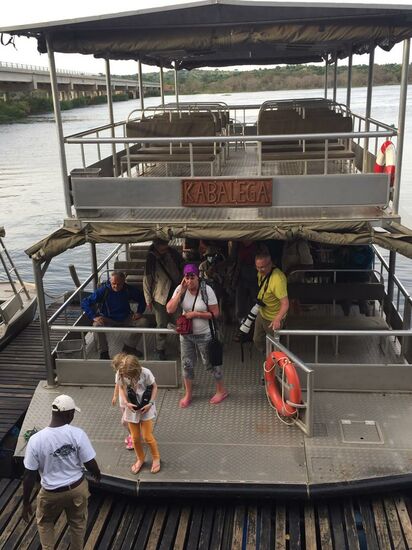 Das mit dem Platz ganz von war ein super Tip!! Wir konnten alles im sitzen aus nächster Nähe fotografieren!