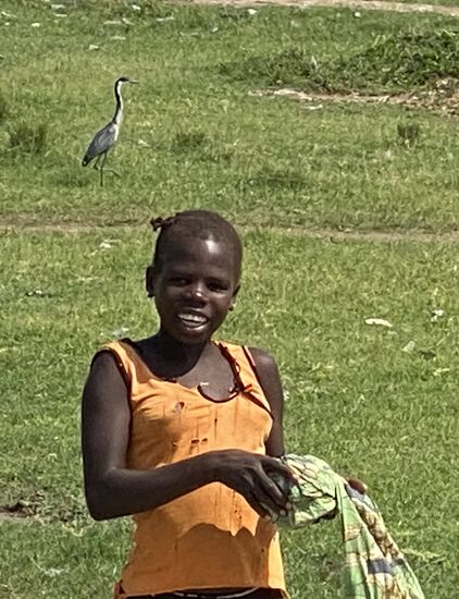 Aber sie kommt wieder zurück und nimmt sie dann doch, als ich sie ihr auf ihre gelben Kannister lege