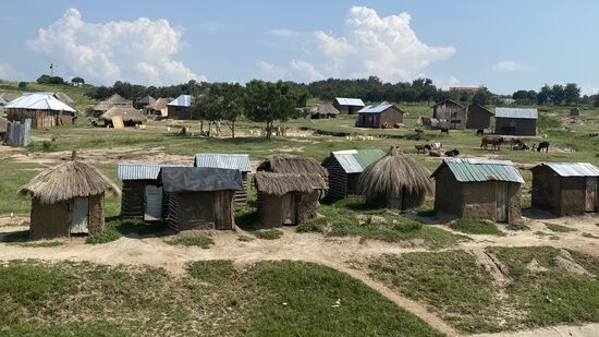 Ein Dorf mit winzigen Hütten