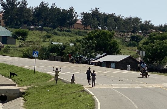 Ich bin sehr erstaunt—die Kinder sind herzlich, schüchtern und betteln garnicht!