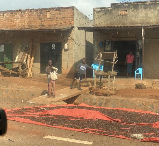 Wir stoppen und kaufen Wasser