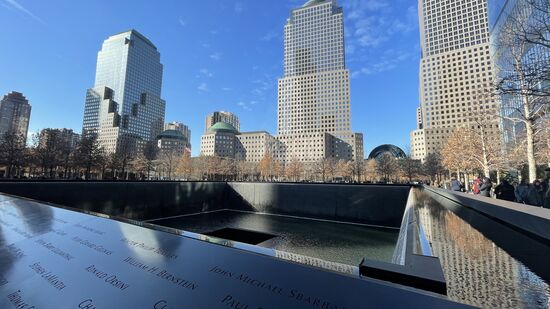 Fast 3000 Todesopfer gab es, deren Namen hier alle eingraviert sind