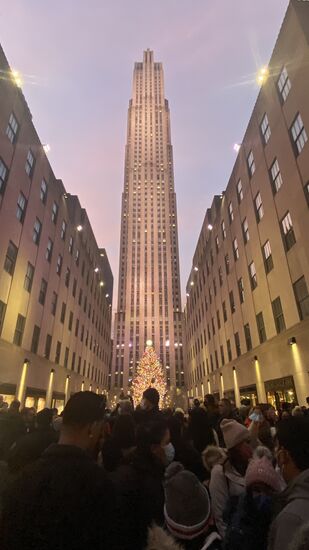 Menschenmassen vor dem Rockefeller Center—es ist Sonntag!