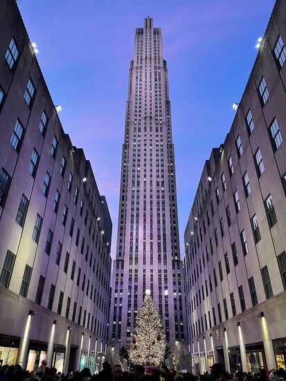 Wir suchen den Ticketcounter und ordern uns die Tickets für Dienstag 16 Uhr