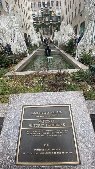 Es ist erst 14 Uhr und wir haben Karten für „Top on the Rock“ für 16.10 Uhr