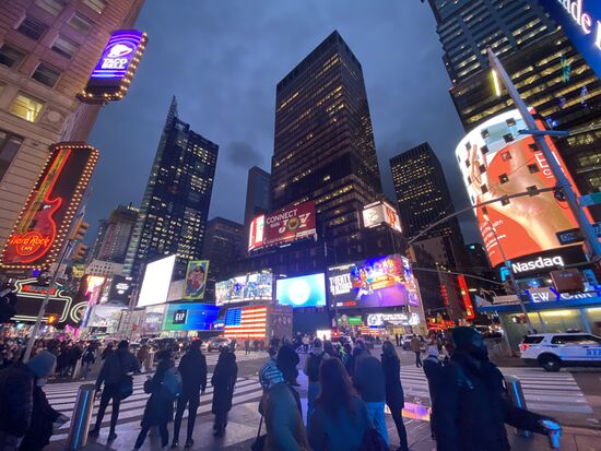 Dann geht es zum „Times Square“ - hier ist es in der Dämmerung besonders schön, da dann die ganzen Leuchtreklamen blinken