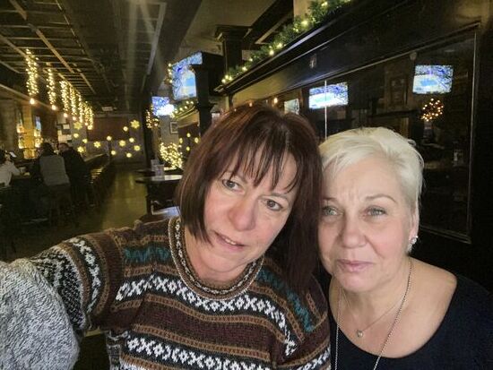 Da Fotografie ja nicht jederfrau Sache ist, geht es ab in einen irischen Pub, der am Wege liegt.