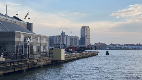 Da stehen die Helis schon - gleich geht es los.