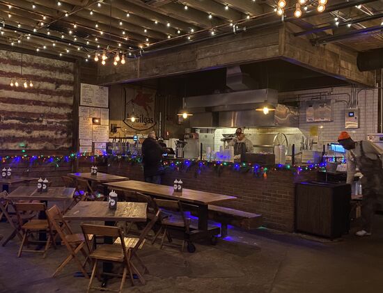 Bedienung gibt es nicht - es ist Selbstbedienung - aber das stört überhaupt nicht.