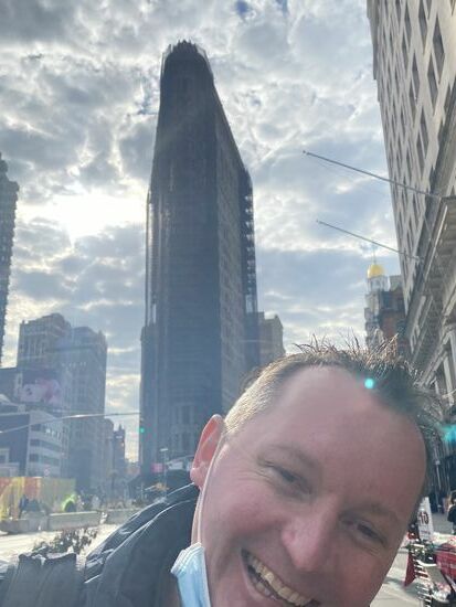 Und da lacht auch der Jens wieder - auf geht es zur nächsten Location. Angesagt ist  New Yorks größtes Foto- und Videogeschäft. B&amp;H Photo Video.