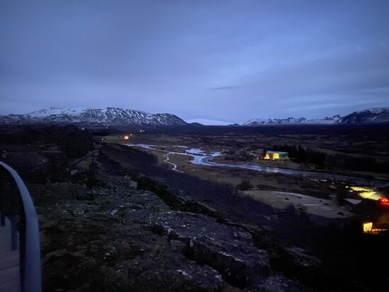 Leider ist es bei unserem letzten Stop schon dunkel: Thingvellir
