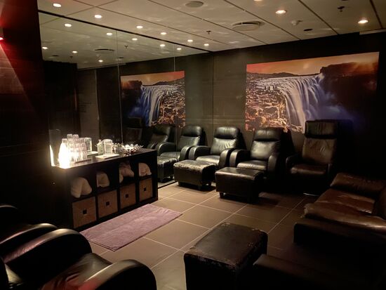 Der Wellnessbereich im Hotel- nicht wirklich ein Highlight- nur eine kühle Dampfsauna und eine kleine Infrarot-Kabine