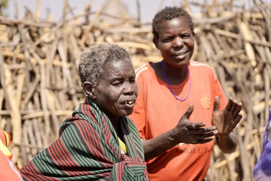 Auch die Älteren kommen hinzu.