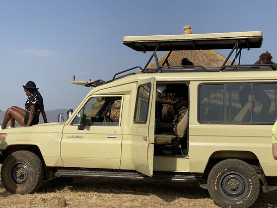 Auf der Motorhaube….