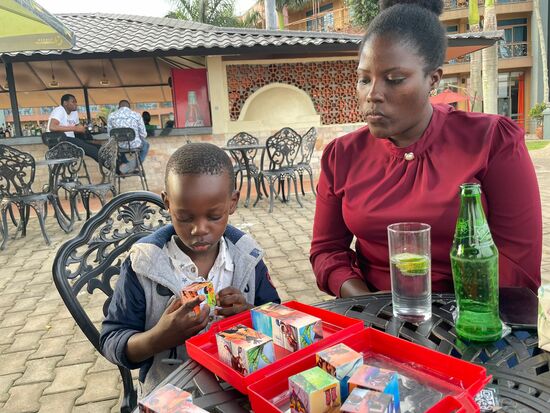 Natürlich haben wir wieder für alle Geschenke mitgebracht