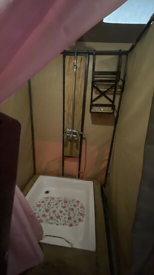 Die Dusche mit richtig warmen Wasser