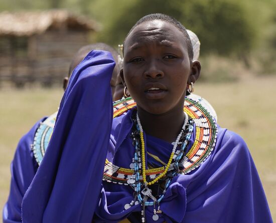 Je hübscher bzw. je gebildeter eine Massai ist, desto teurer wird es für den Bräutigam.