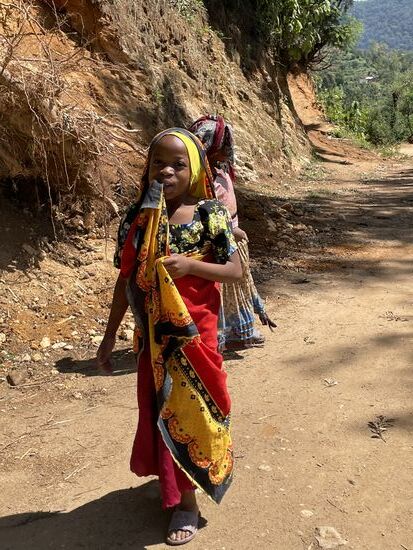 Diese Beiden sind auf dem Weg in die Kirche