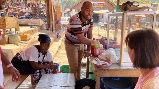 Da kann ich nicht widerstehen und überrede die Männer zu einer Portion…