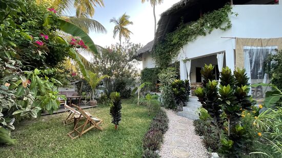 Wir zeigen hier mal das kleine Paradies der „ Villa Kiota“